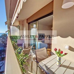 Property in Carre d'Or