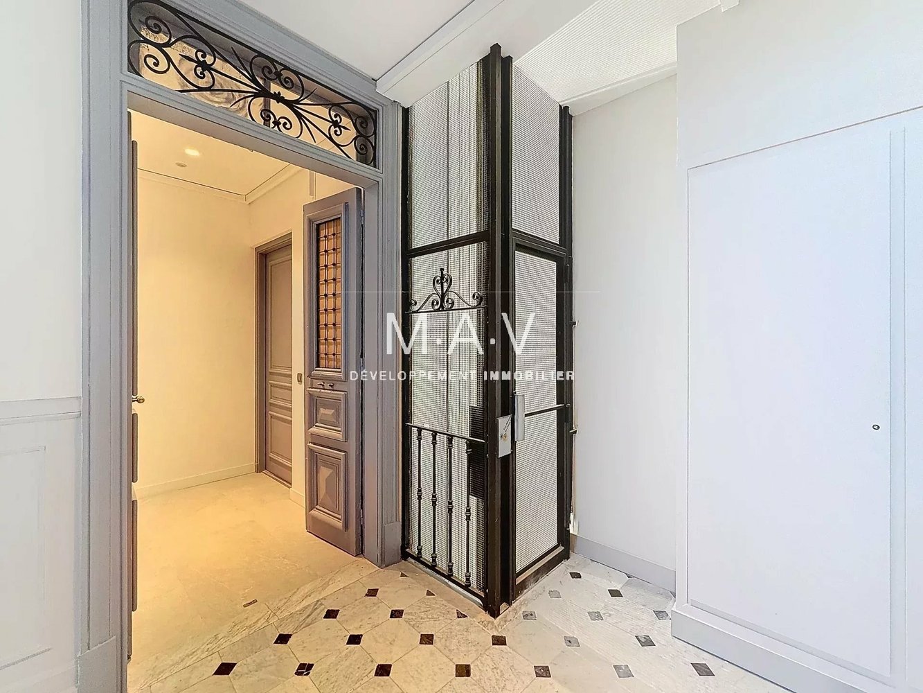 Property photo in Carre d'Or