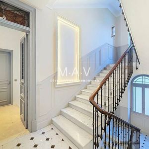 Property in Carre d'Or