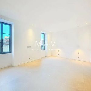 Property in Carre d'Or