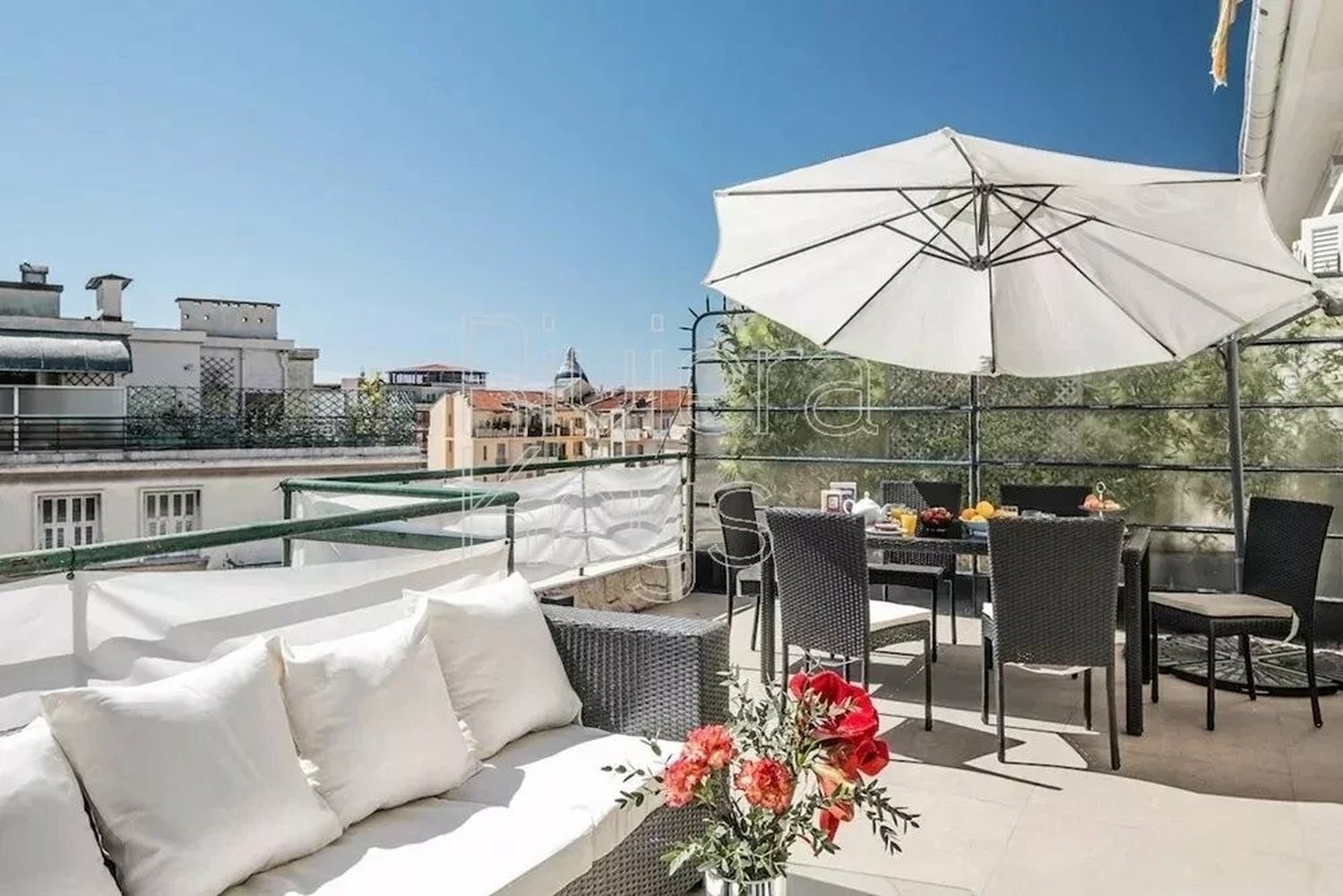 Property photo in Carre d'Or