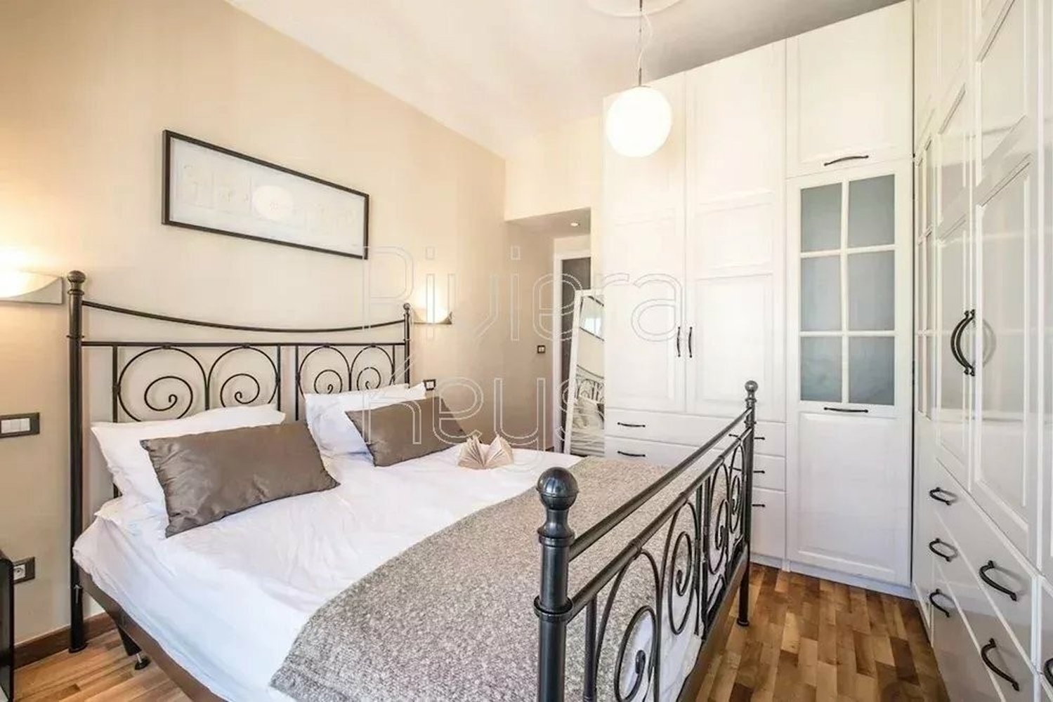 Property photo in Carre d'Or