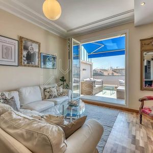 Property in Carre d'Or