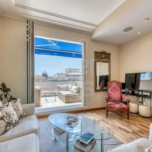 Property in Carre d'Or