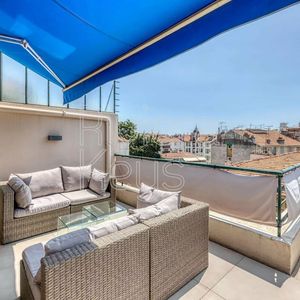 Property in Carre d'Or