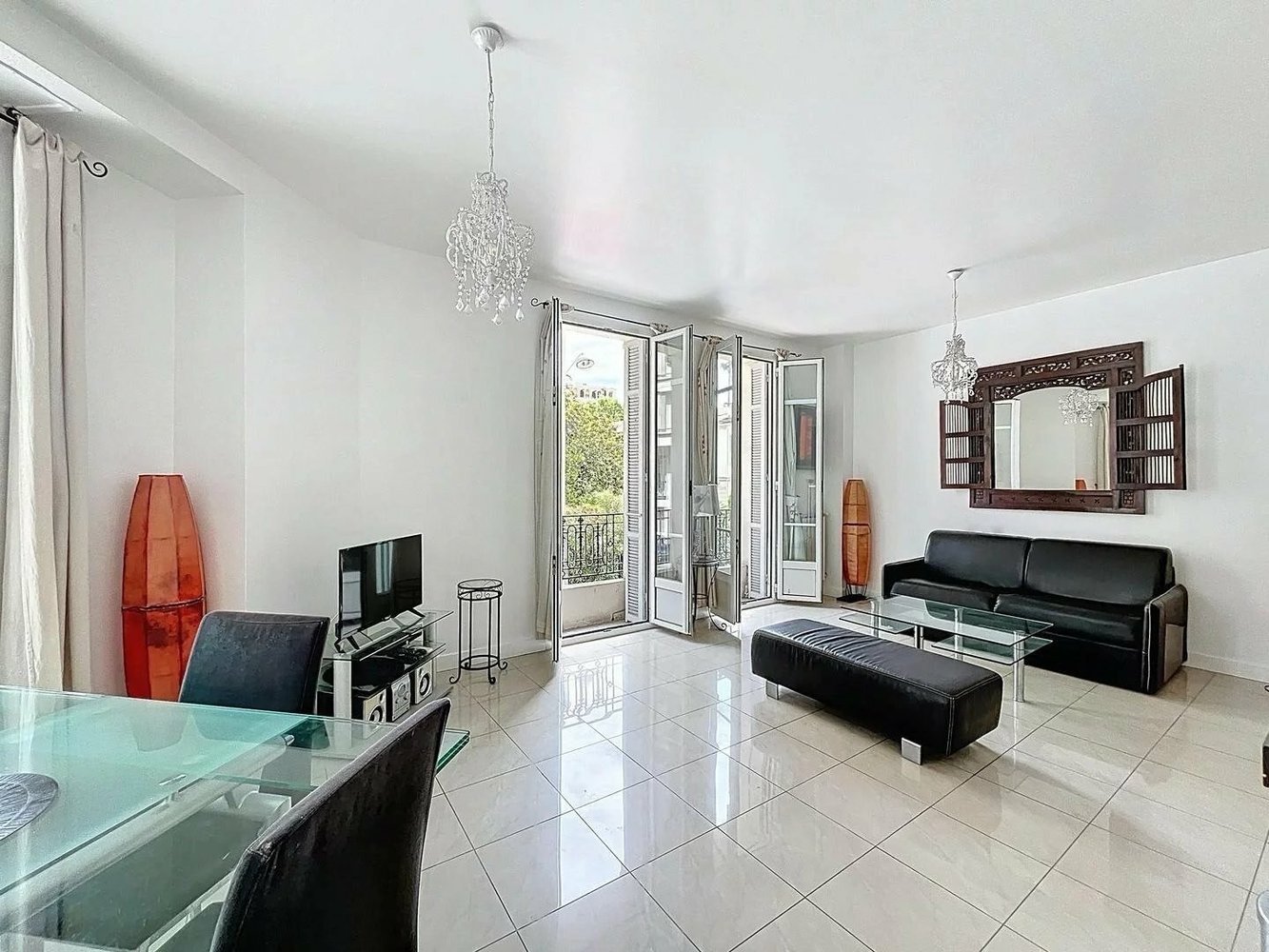 Property photo in Carre d'Or