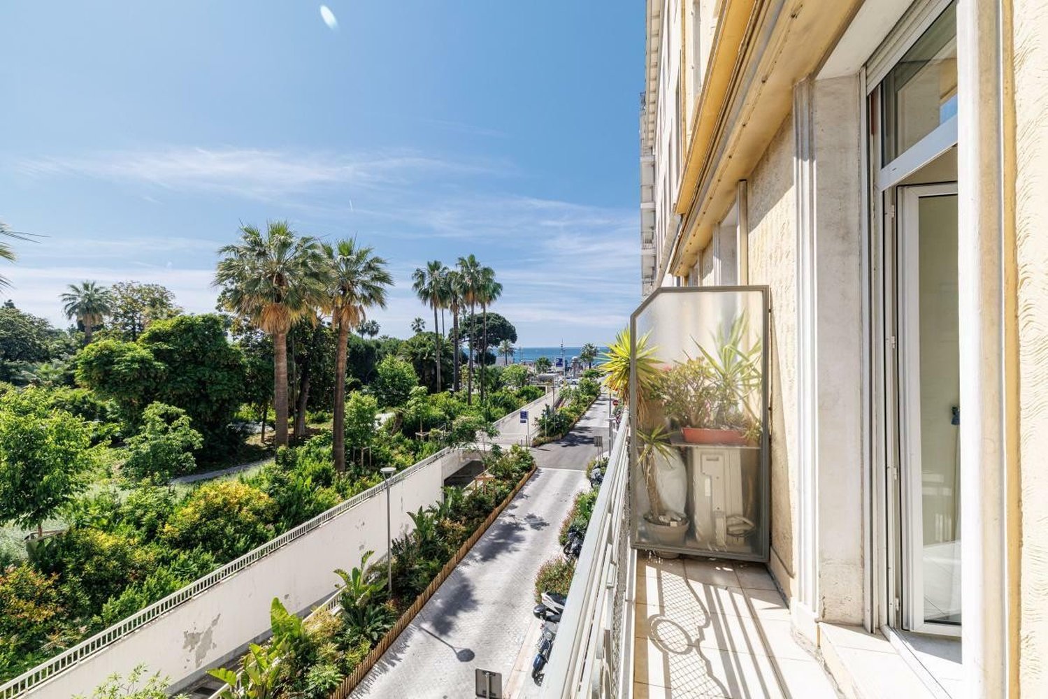 Property photo in Carre d'Or