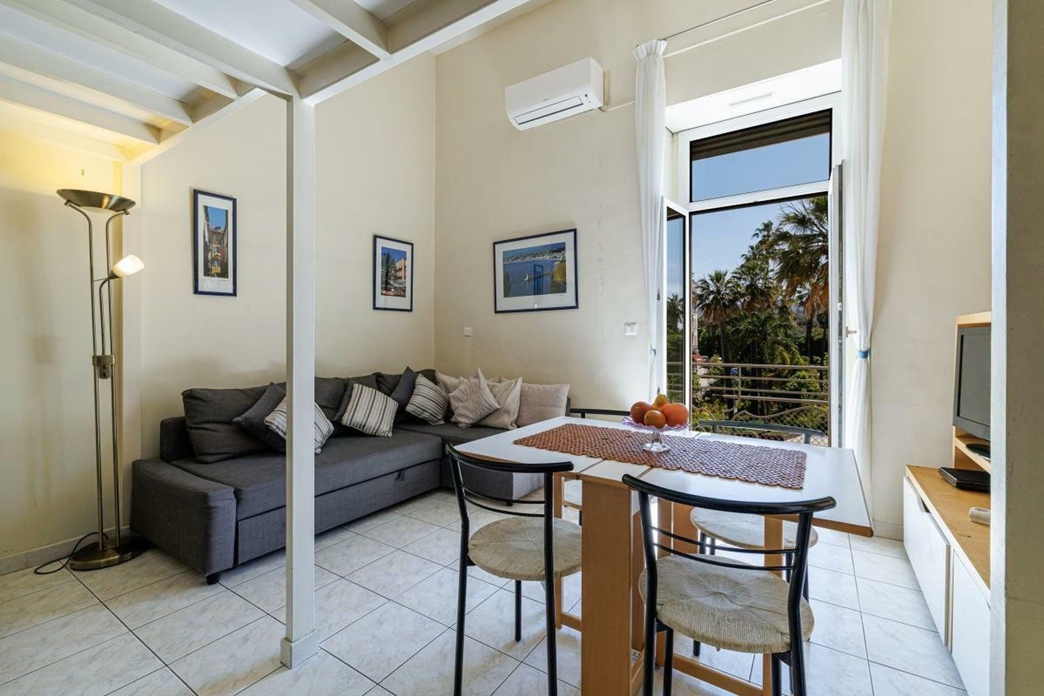 Property photo in Carre d'Or