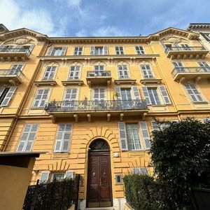 Property in Carre d'Or