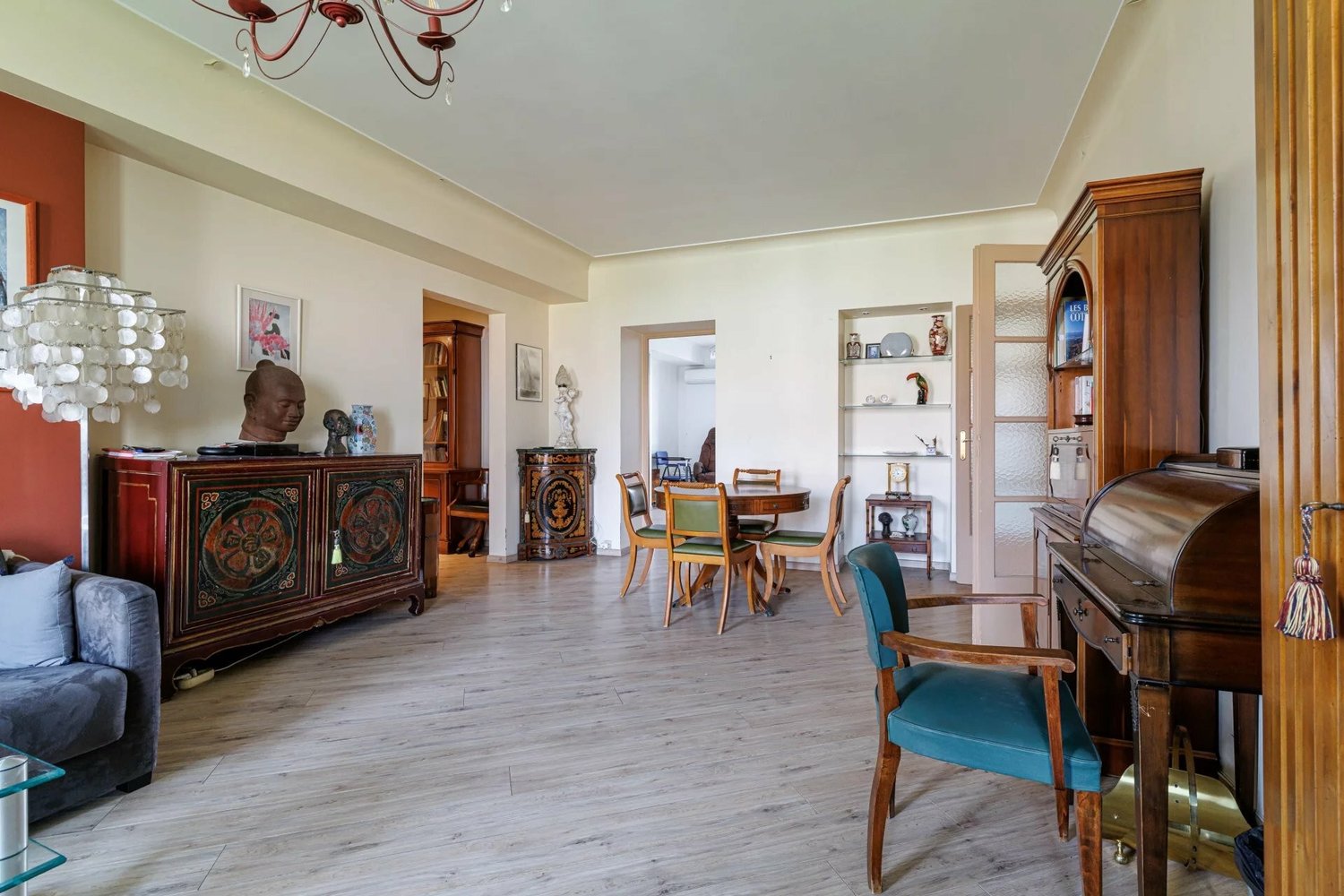 Property photo in Carre d'Or