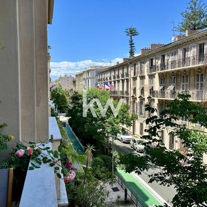 Property in Carre d'Or