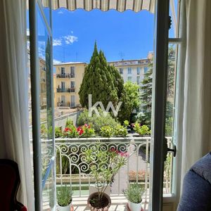 Property in Carre d'Or