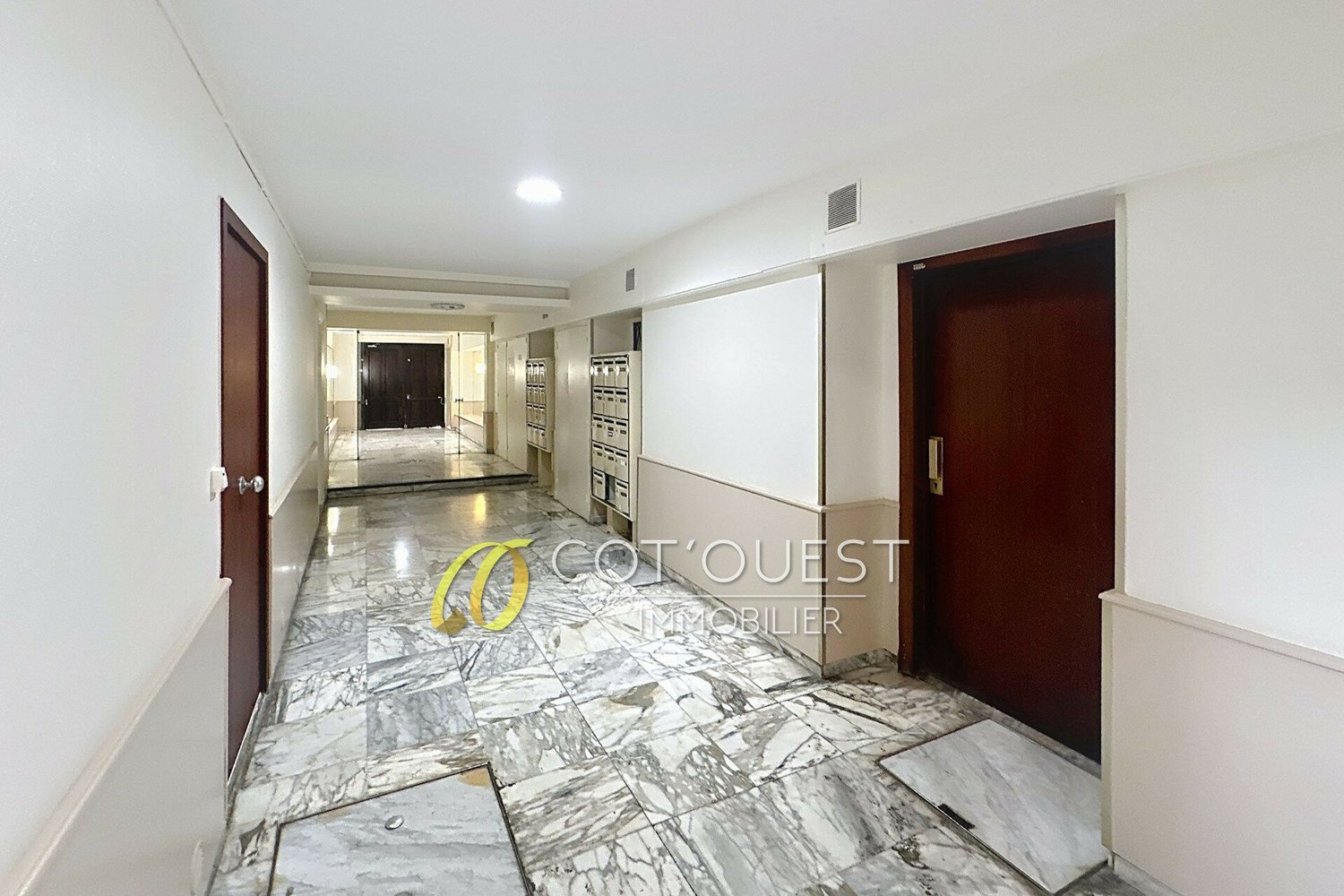 Property photo in Carre d'Or