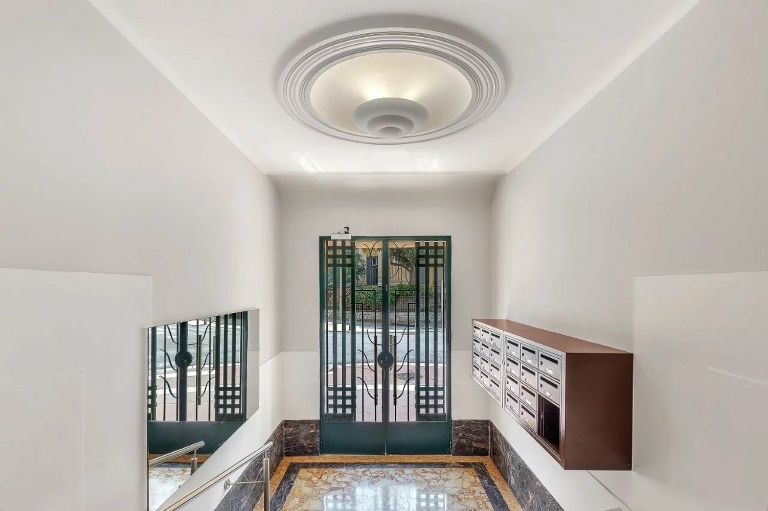 Property photo in Carre d'Or