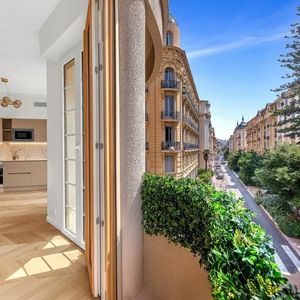 Property in Carre d'Or