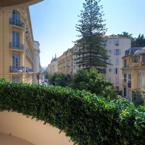 Property in Carre d'Or