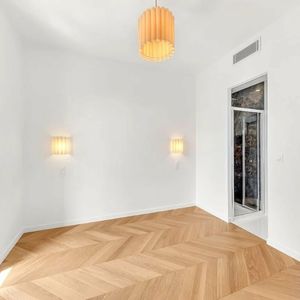 Property in Carre d'Or