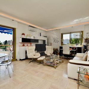 Property in Carre d'Or