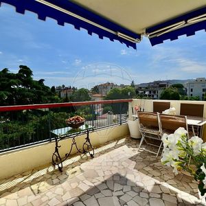 Property in Carre d'Or