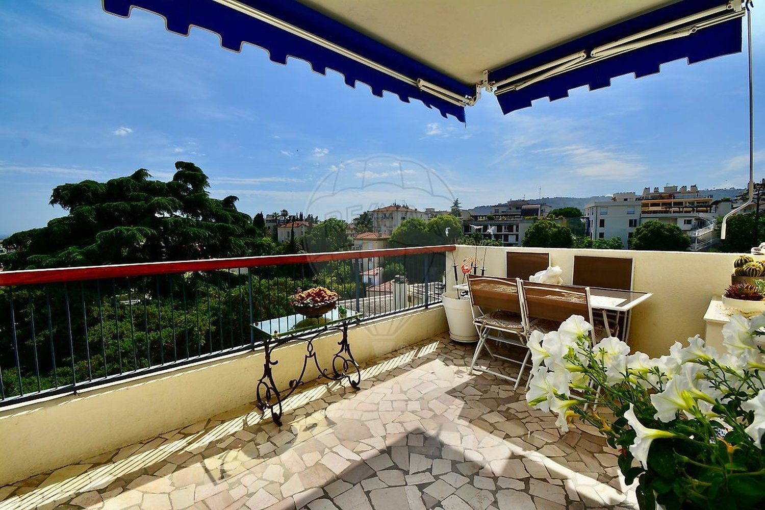 Property photo in Carre d'Or