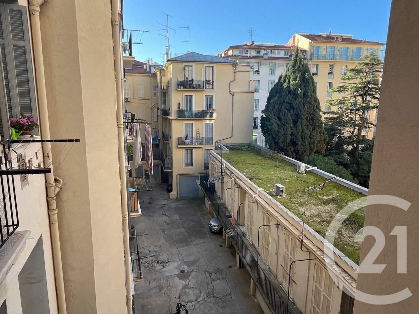 Property photo in Carre d'Or