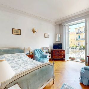 Property in Carre d'Or