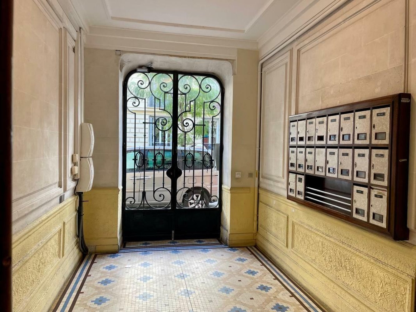 Property photo in Carre d'Or