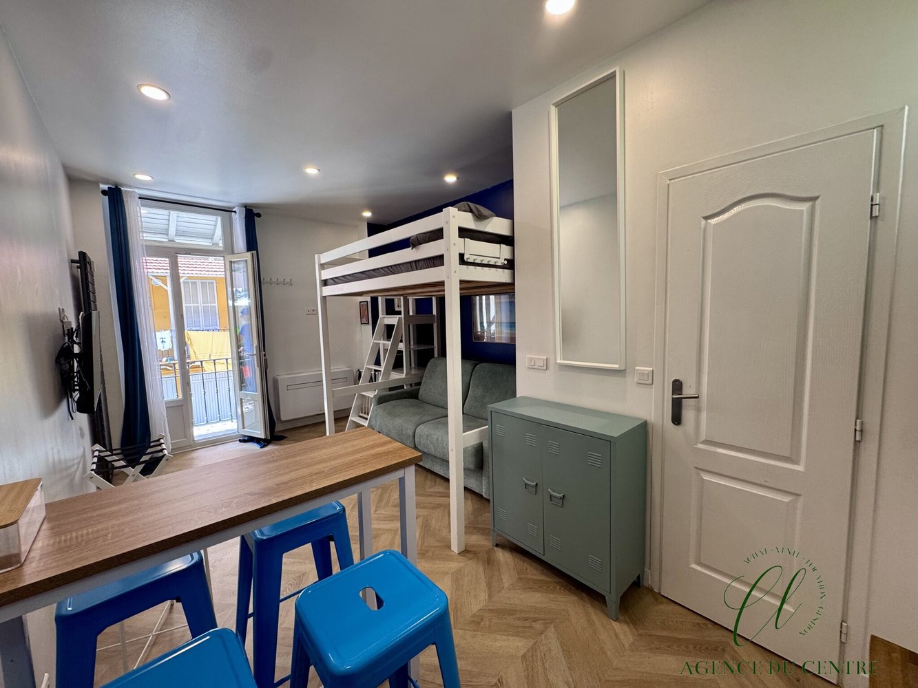 Property photo in Carre d'Or