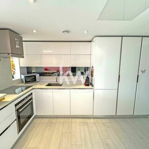 Property in Carre d'Or