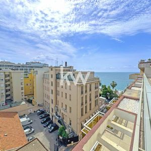 Property in Carre d'Or