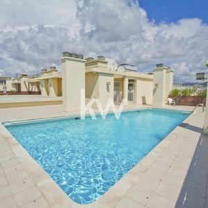 Property in Carre d'Or