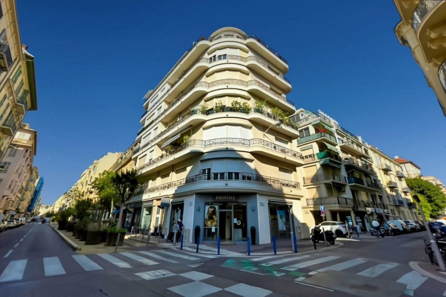 Property photo in Carre d'Or