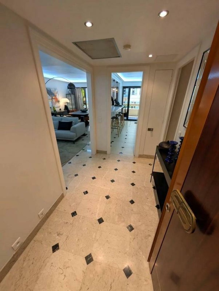 Property photo in Carre d'Or