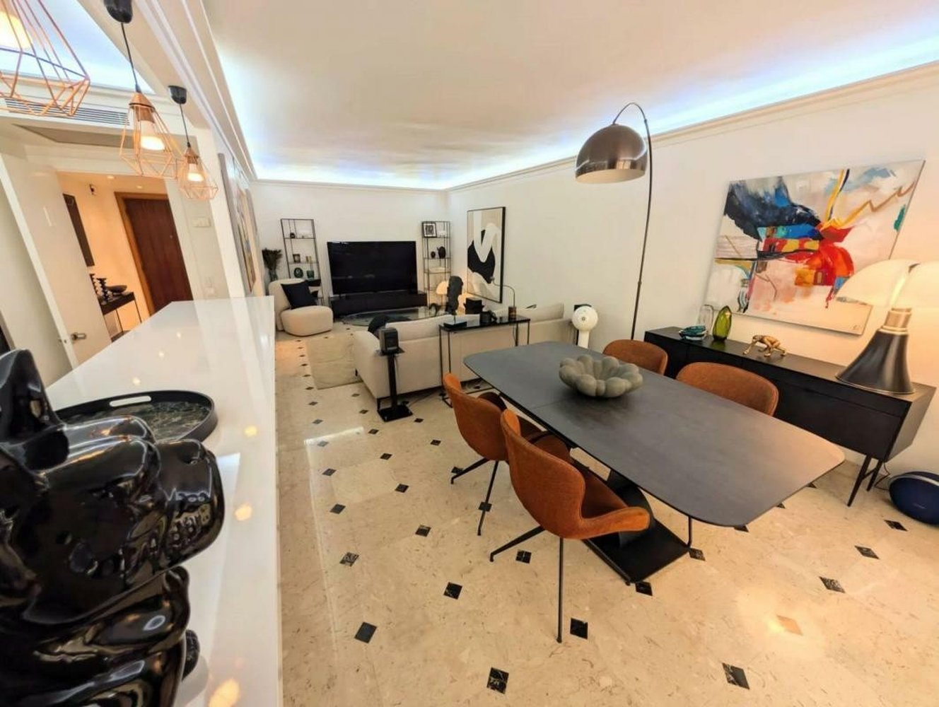 Property photo in Carre d'Or