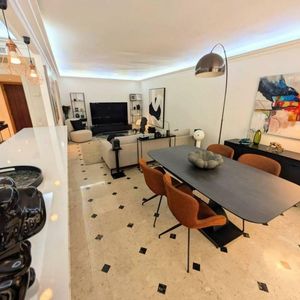 Property in Carre d'Or