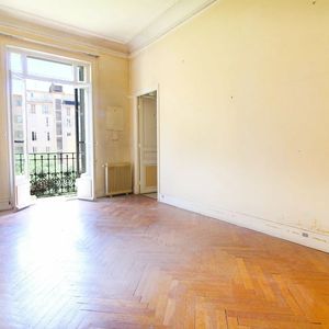 Property in Carre d'Or