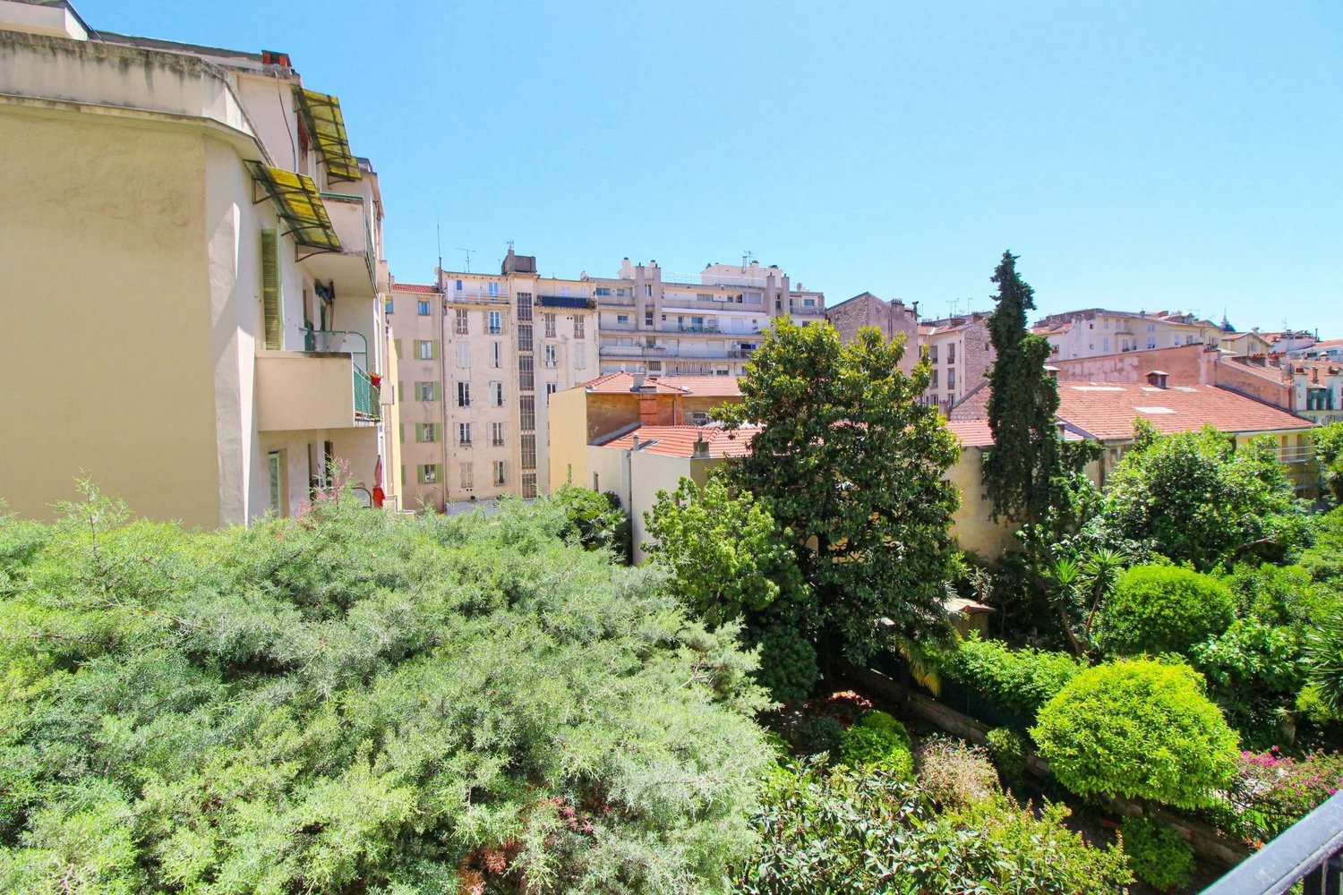 Property photo in Carre d'Or