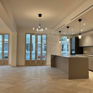 Property in Carre d'Or