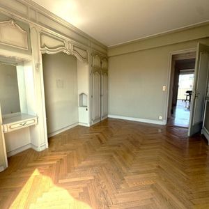 Property in Carre d'Or