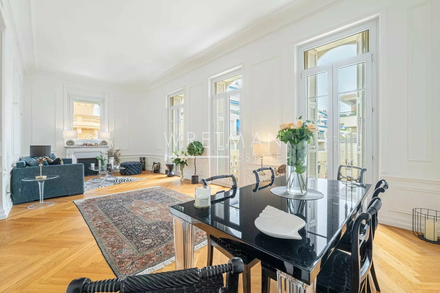 Property photo in Carre d'Or