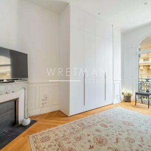 Property in Carre d'Or