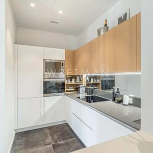 Property in Carre d'Or