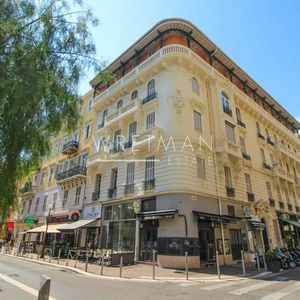 Property in Carre d'Or