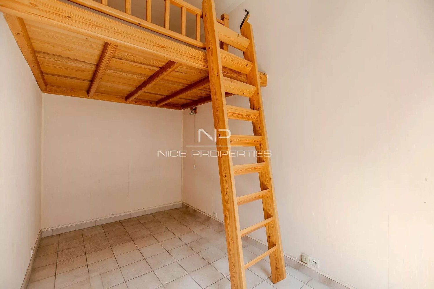 Property photo in Port