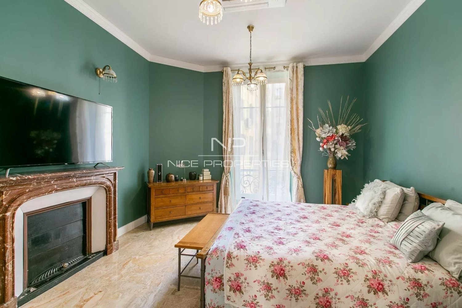 Property photo in Carre d'Argent