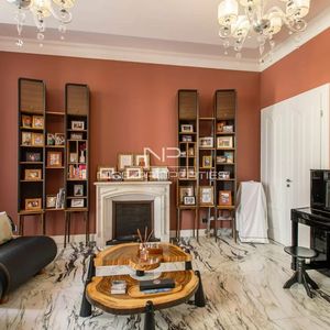 Property in Carre d'Argent