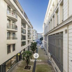 Property in Carre d'Argent