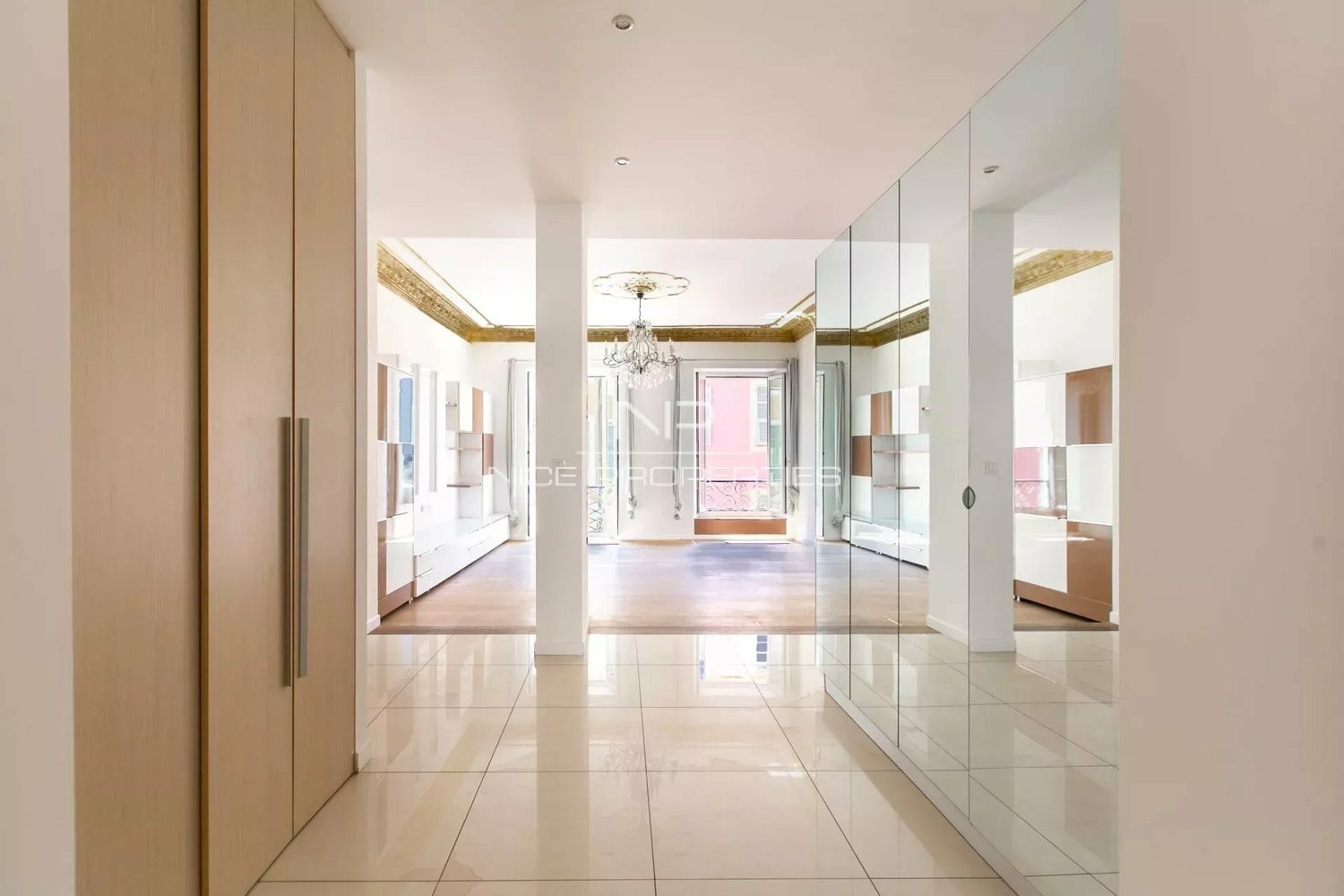 Property photo in Carre d'Argent