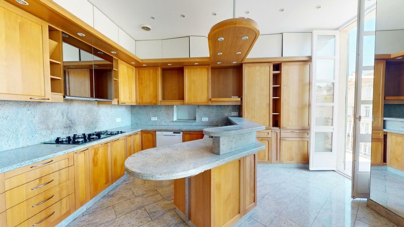 Property photo in Carre d'Argent