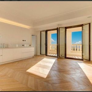 Property in Carre d'Argent